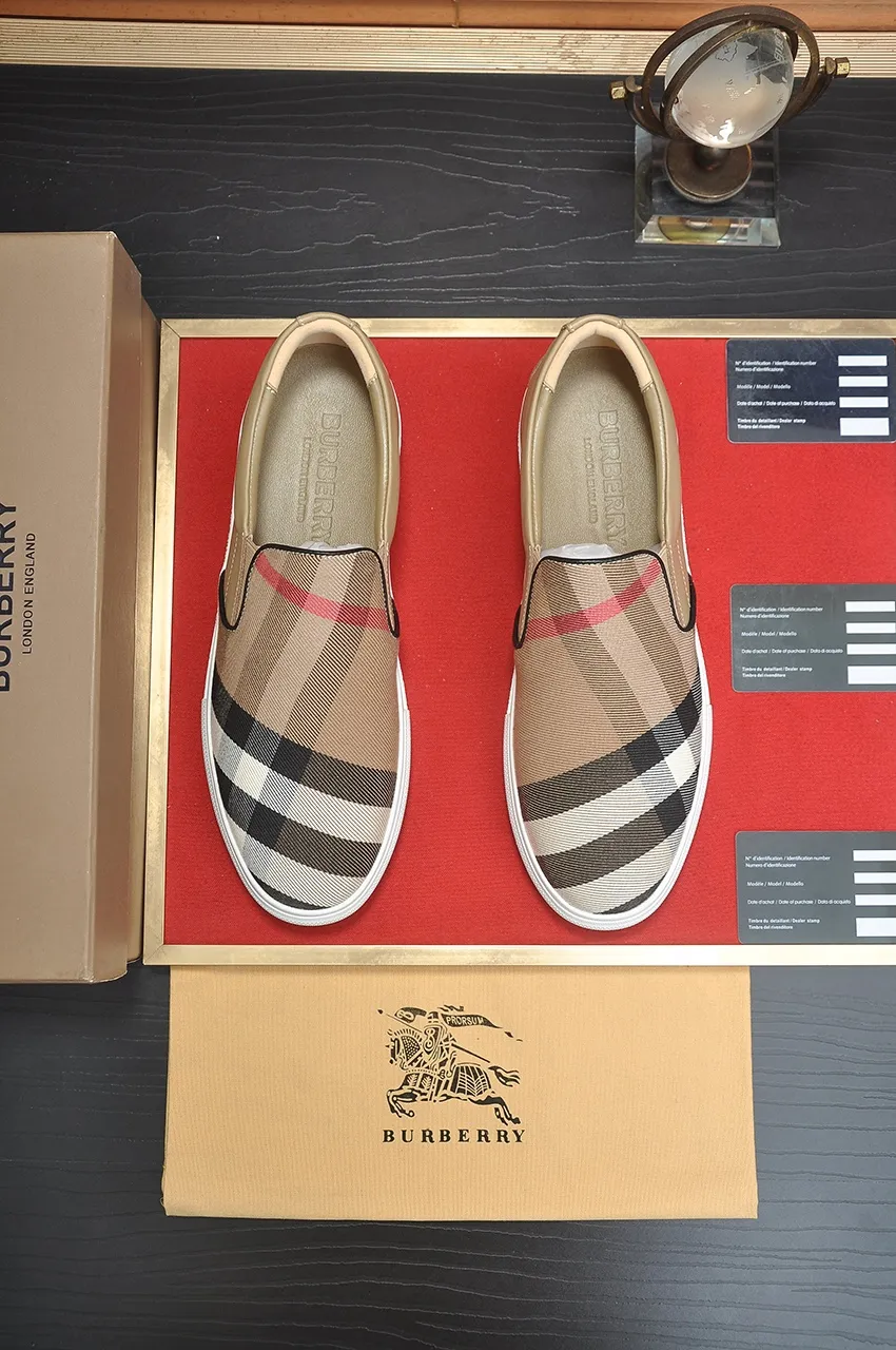 Men's shoes💰480💶[Burberry] (cowhide lining) classic low-top sneakers｜Imported cowhide with classic plaid fabric｜Cow leather lining｜Original outsole｜Fine workmanship and comfortable to wear Size: 38-44 (customized at 45)